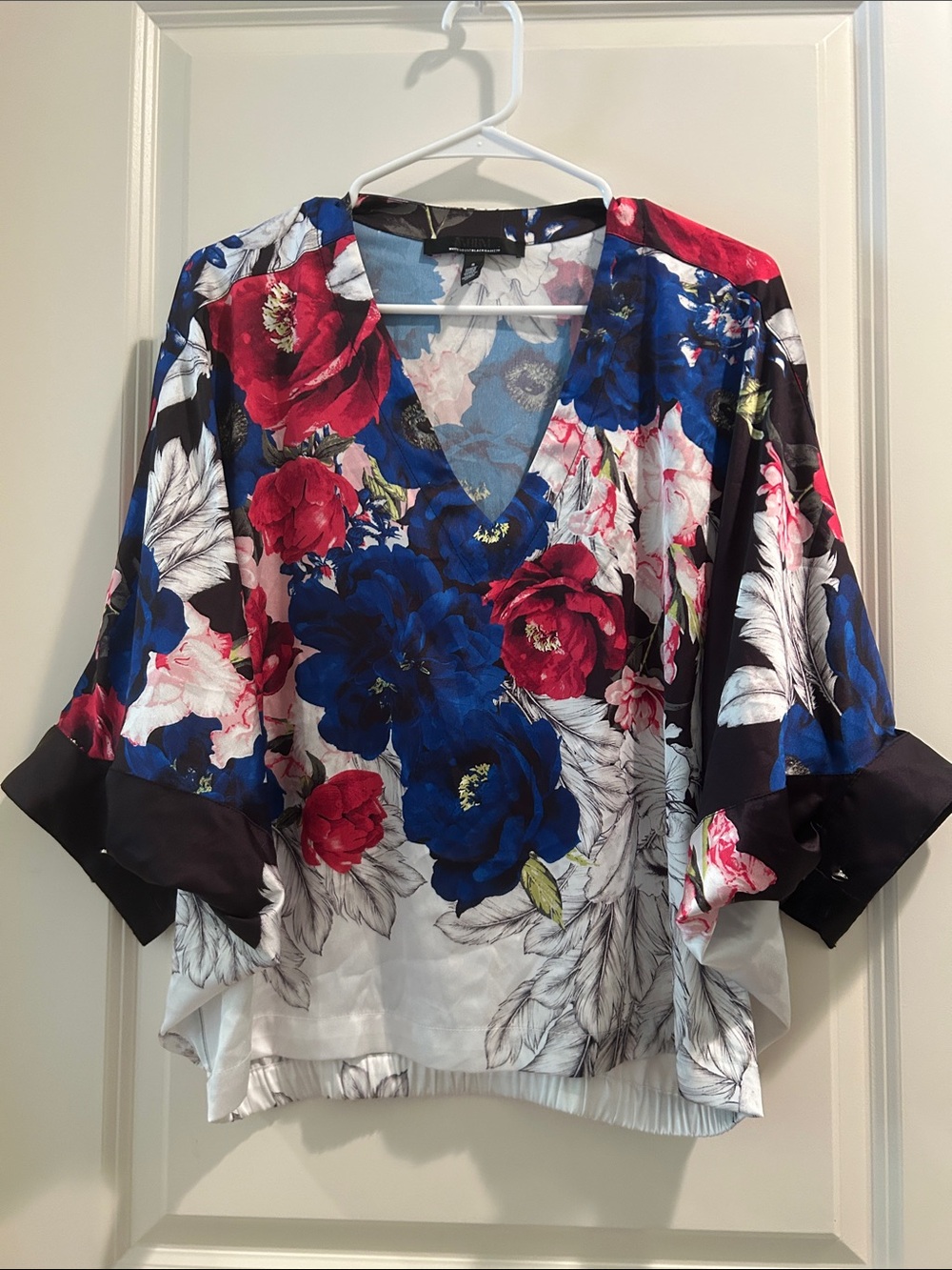 White House Black Market vibrant Floral Flowy V-Neck oversized Baggy Blouse S
